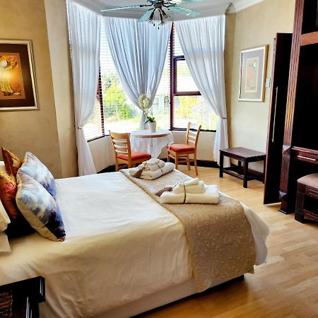 The Wooden Leg Guesthouse Kleinmond Luaran gambar