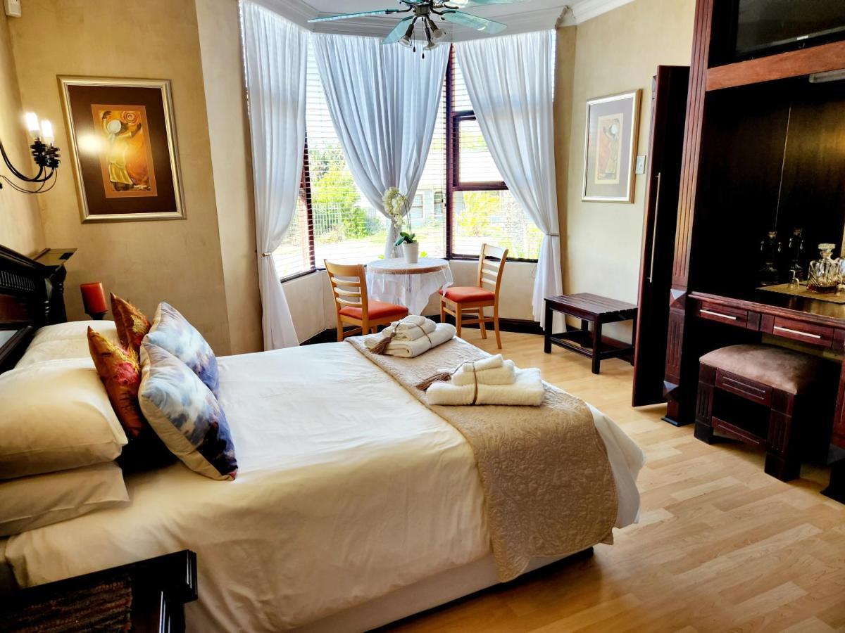The Wooden Leg Guesthouse Kleinmond Luaran gambar