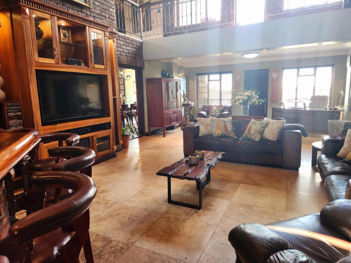 The Wooden Leg Guesthouse Kleinmond Luaran gambar