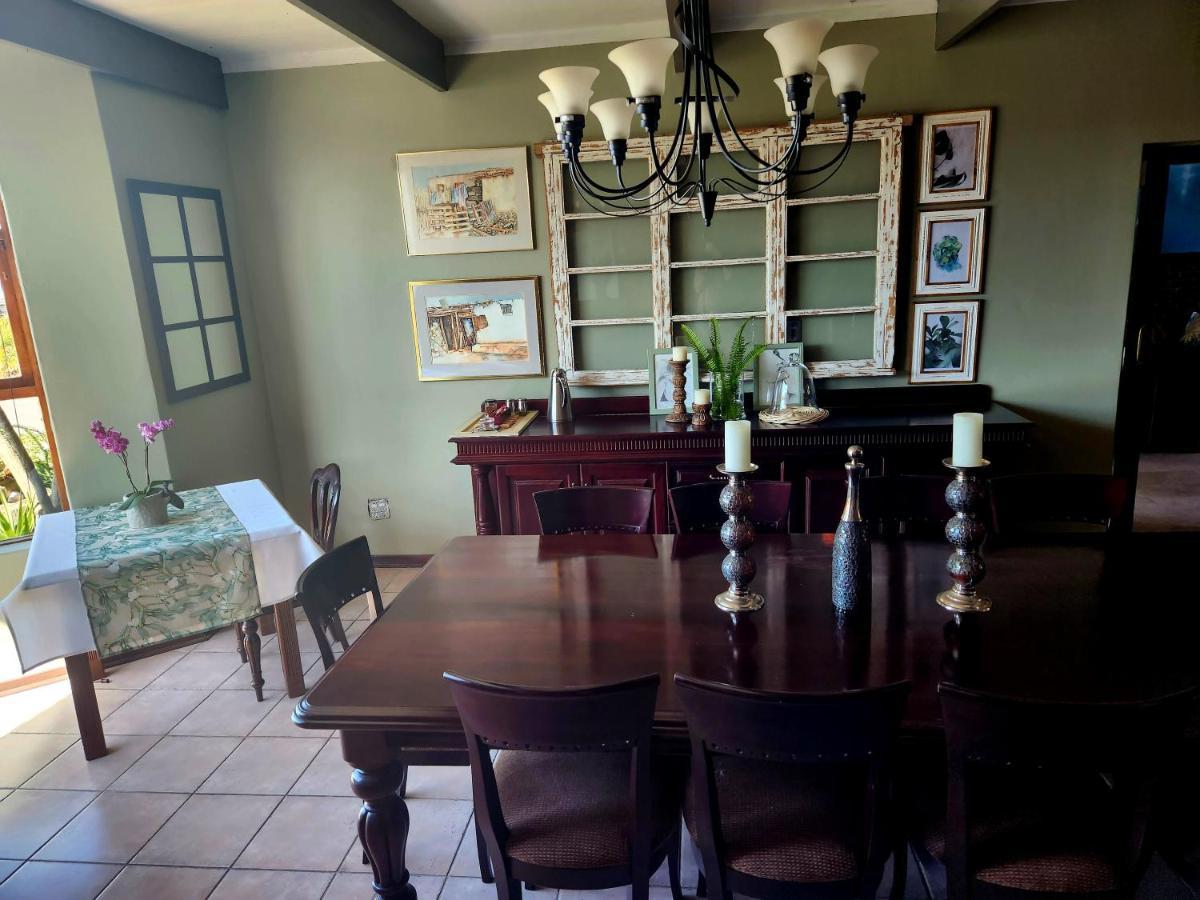 The Wooden Leg Guesthouse Kleinmond Luaran gambar