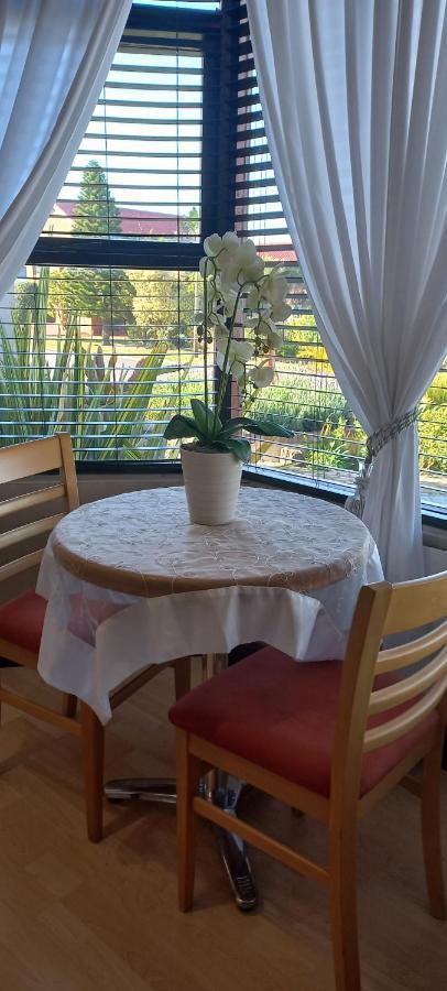 The Wooden Leg Guesthouse Kleinmond Luaran gambar
